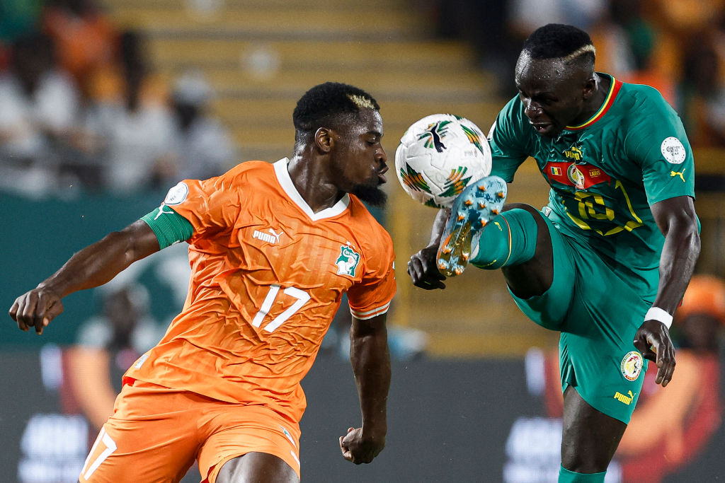 TOPSHOT-FBL-CAN-2024-SEN-CIV